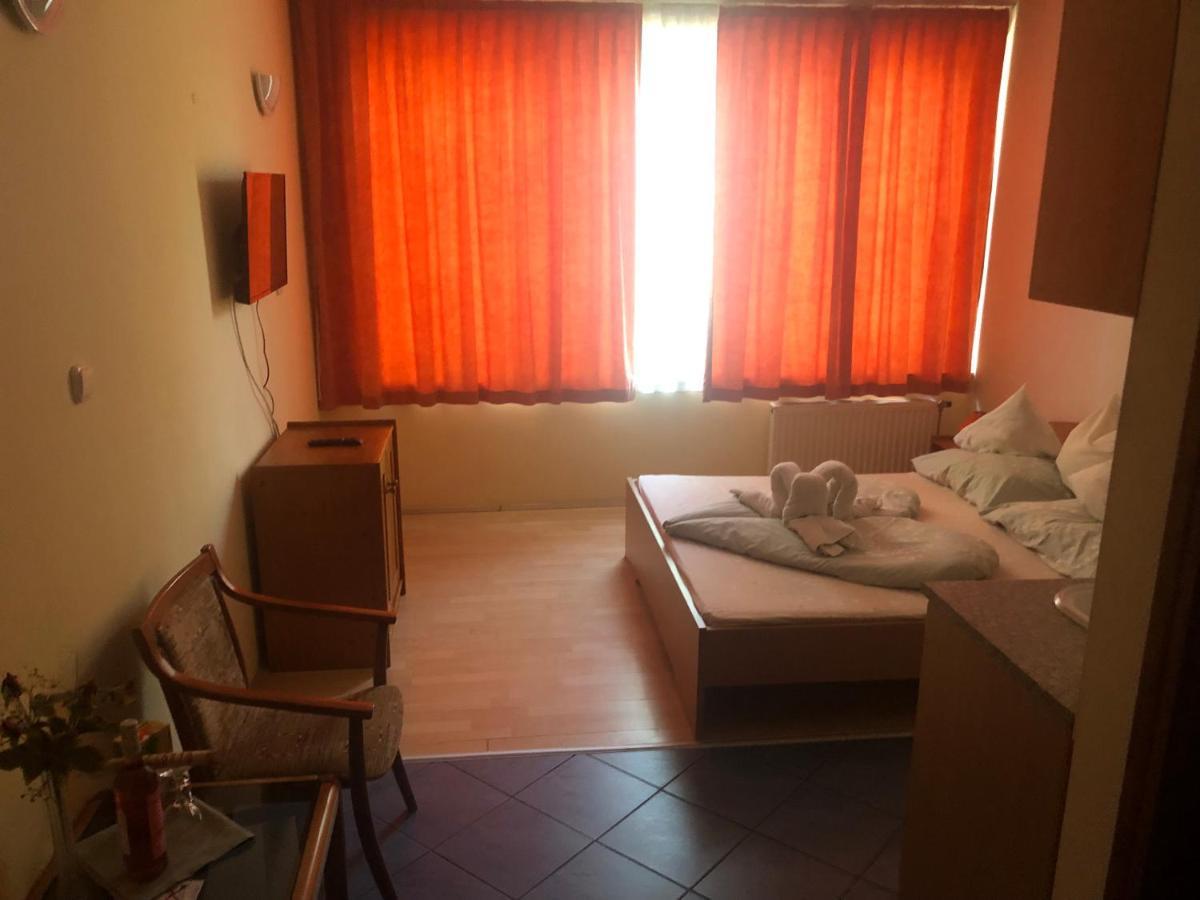 City Hotel Siófok Eksteriør bilde
