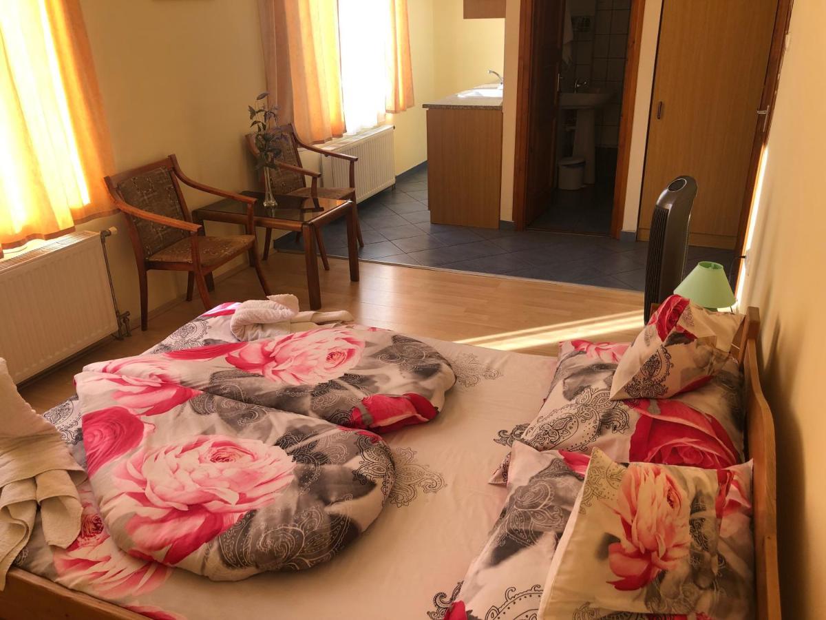 City Hotel Siófok Eksteriør bilde