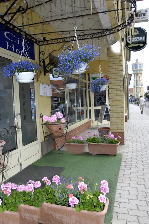 City Hotel Siófok Eksteriør bilde